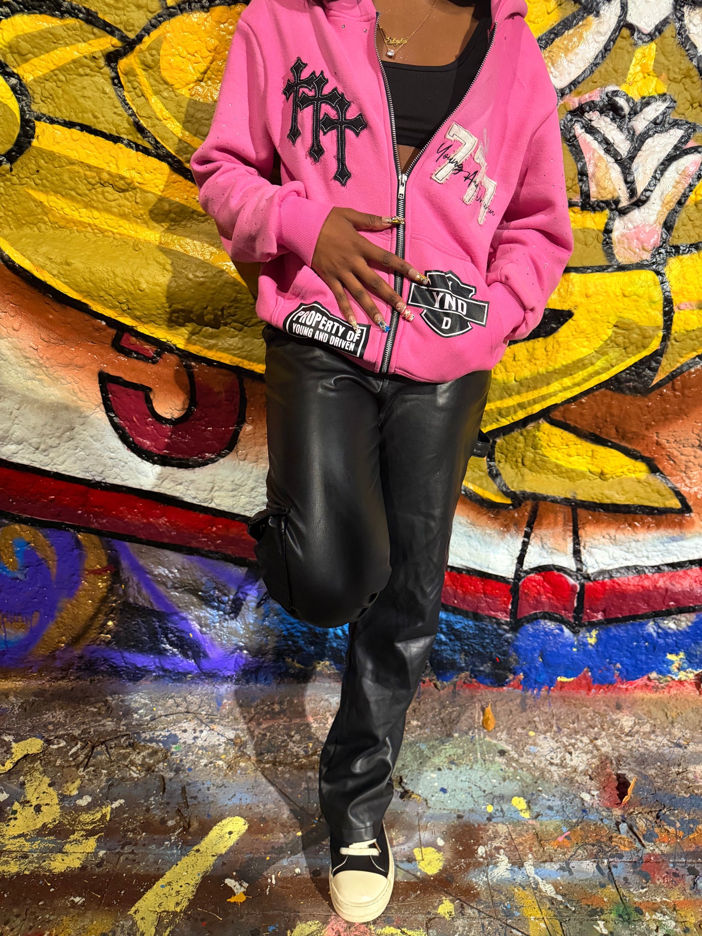 YND ANGLE HOODIE 777 PINK