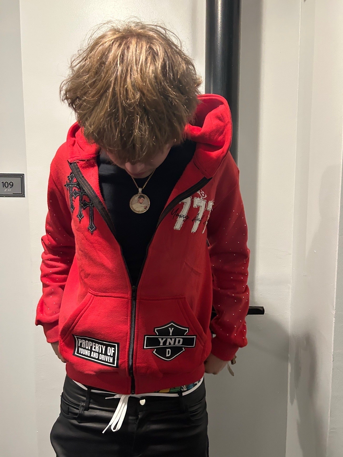 YND RED ANGLE HOODIE